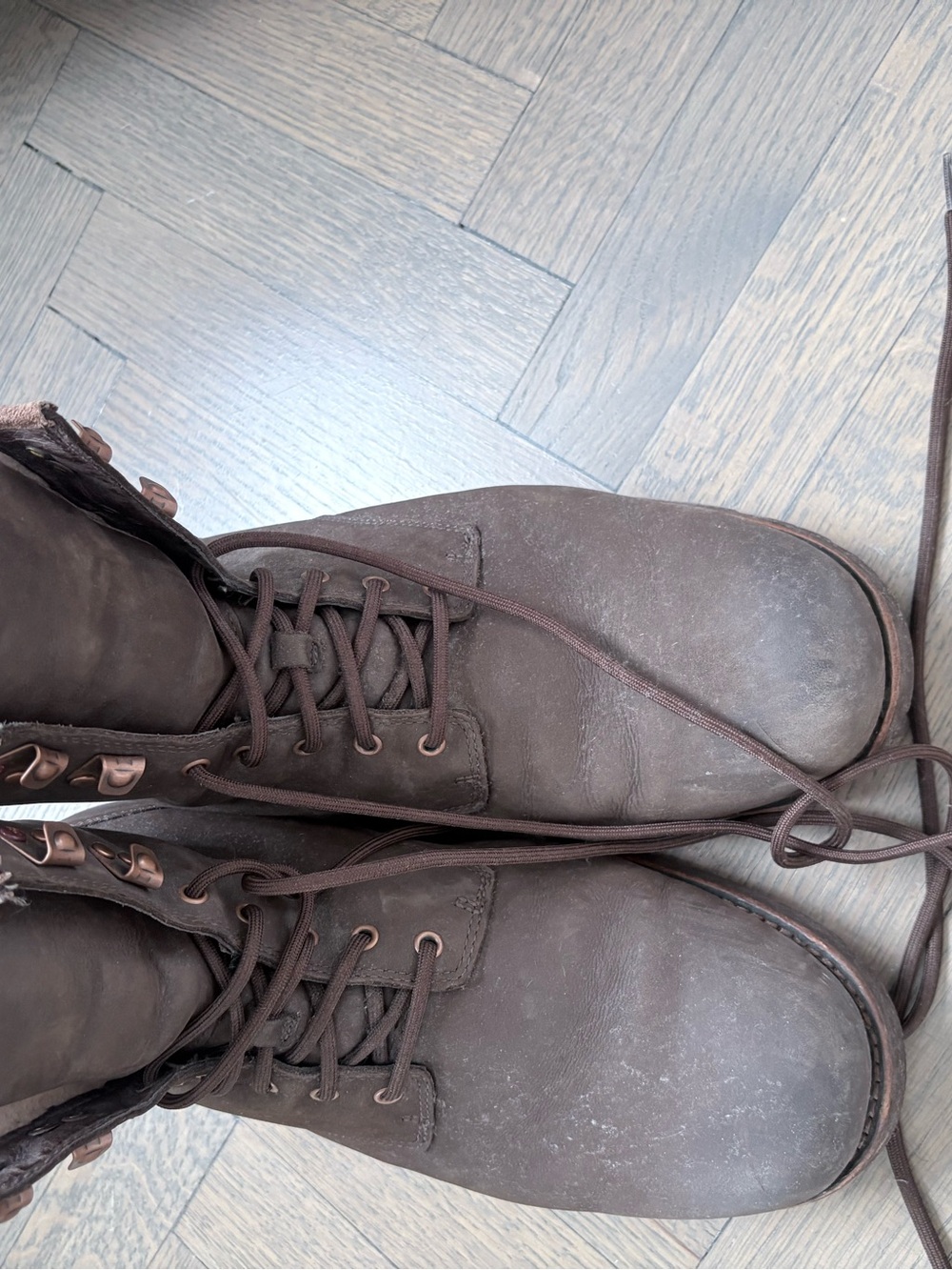 UGG Men's Dark Brown Lace-Up Leather Boots